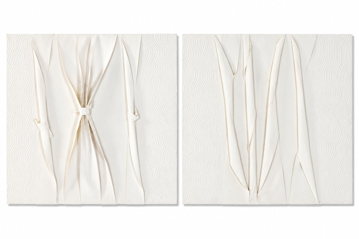 Set de dos cuadros Marfil con relieve 3D en una pared clara