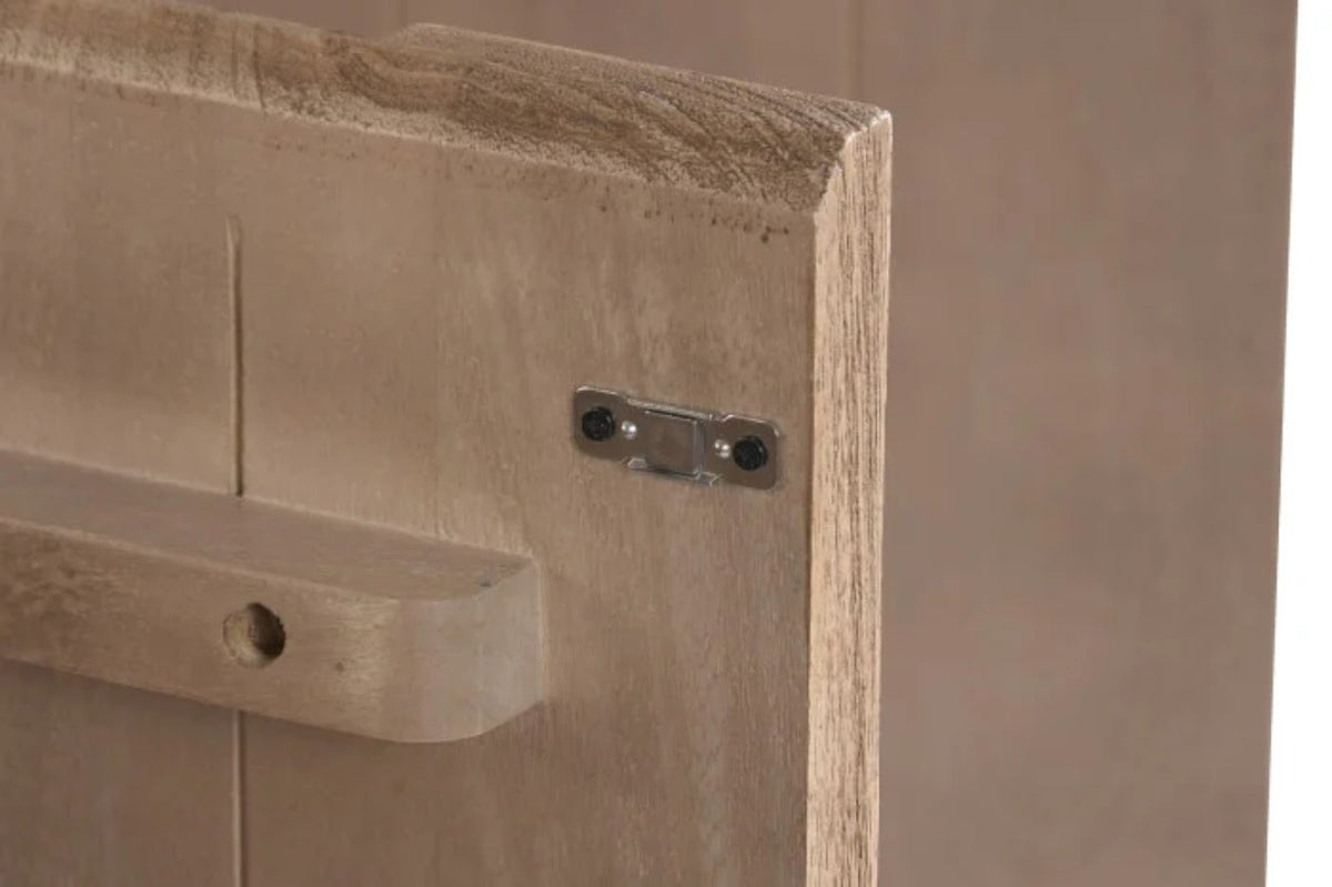 Detalle del cierre de la puerta del Buffet Arles