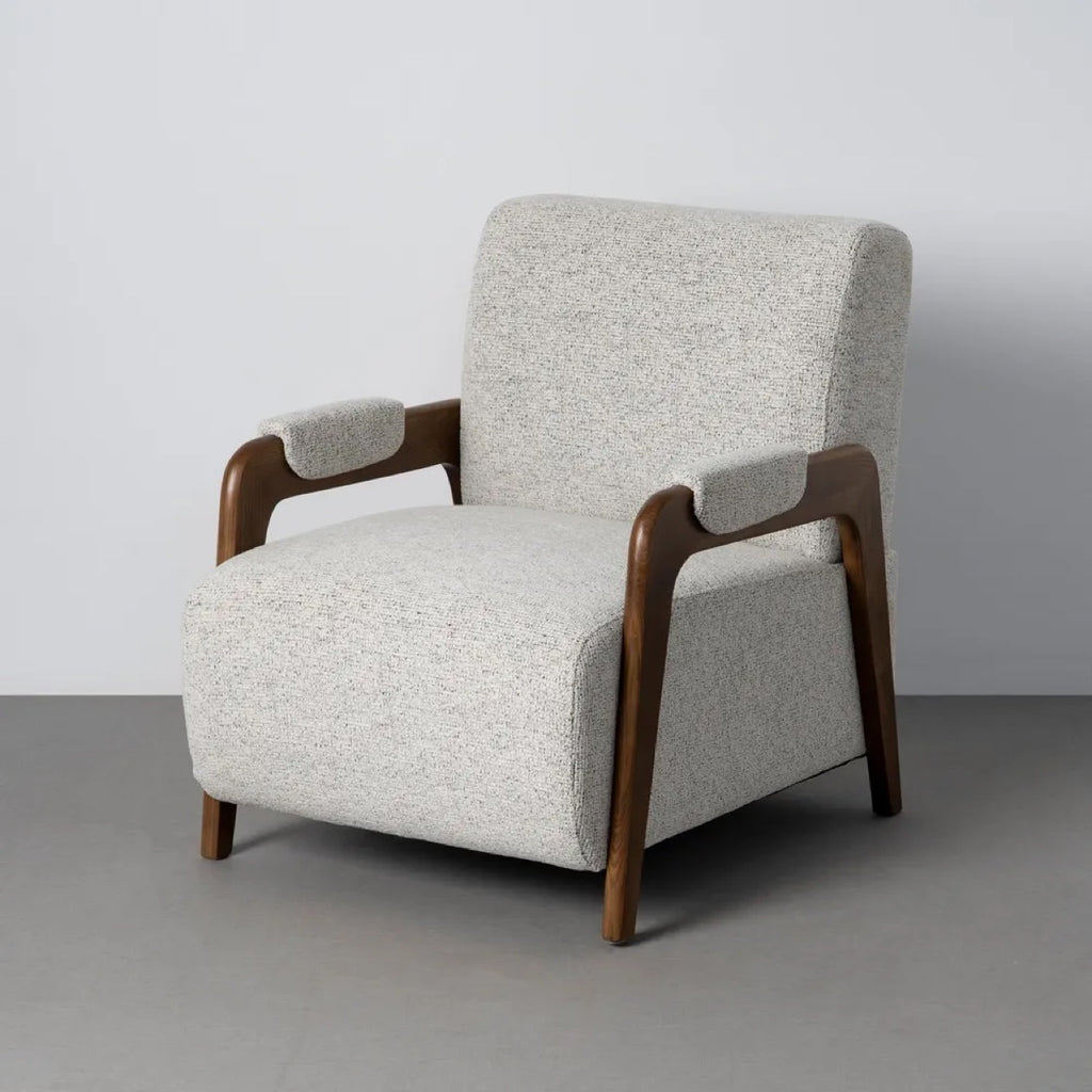 Sillón Noren beige vista en tres cuartos
