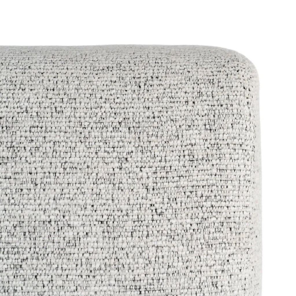 Detalle del respaldo beige del sillón Noren