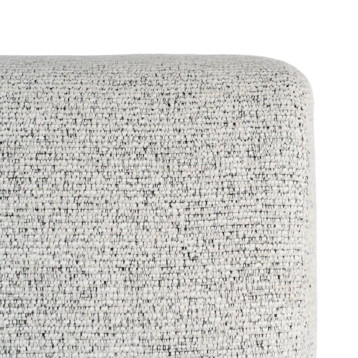 Detalle del respaldo beige del sillón Noren