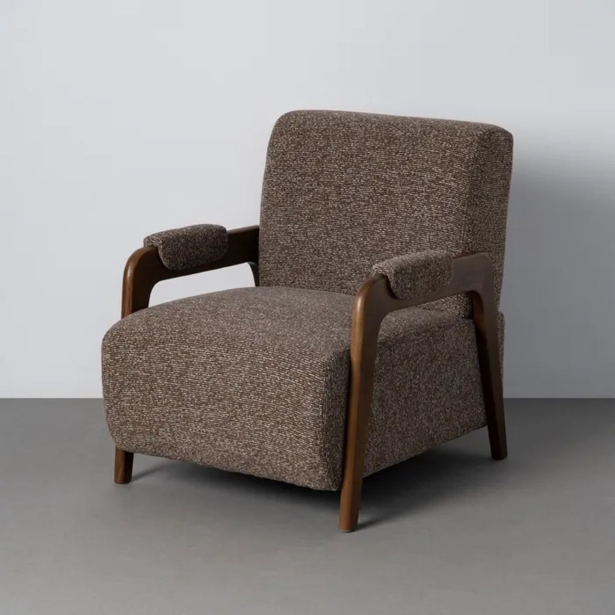 Sillón Noren marrón de lado