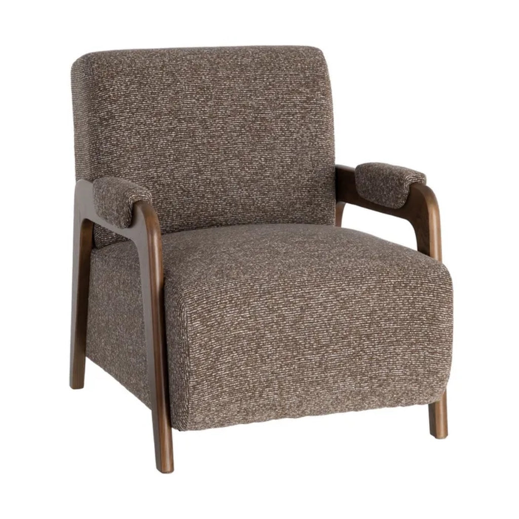 Sillón Noren en marrón, vista en tres cuartos